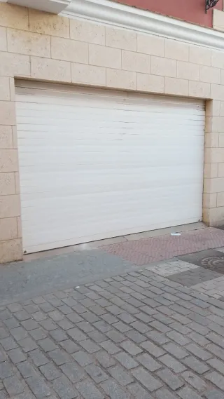 Puerta automática de garaje aluminio