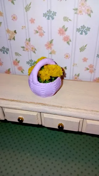 Casa Bambole Cesto Fiori gialli