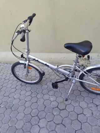 Bicicleta plegable plateada