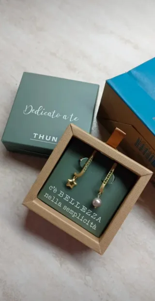 Orecchini Thun dorati con scatola