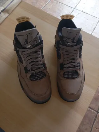 Zapatillas Jordan Marrones y Negras