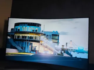 Samsung 49 Curva 4K UHD Smart TV HDR