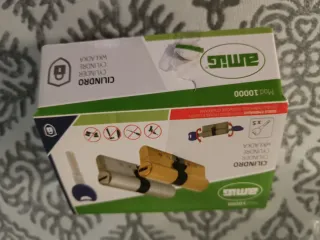 Cerradura de seguridad con tornillo y llaves