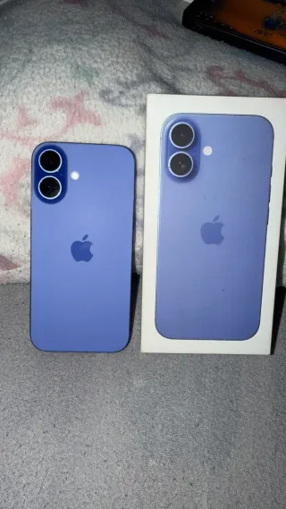 iPhone 16 Morado con Caja