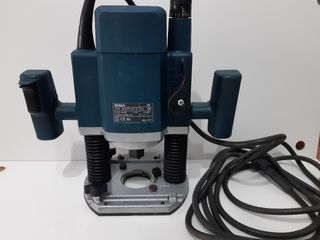 Fresadora Bosch GOF 1300 ACE.