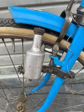 Bicicleta azul antigua