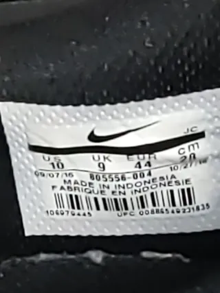 Zapatillas Nike Negras y Beige