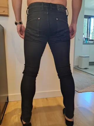 Pantalón vaquero hombre negro