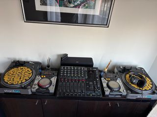 Console DJ Pioneer Behringer stanton