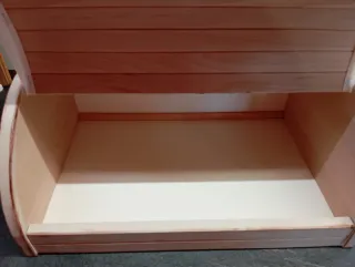 Panera de madera artesanal con decoración de pavos