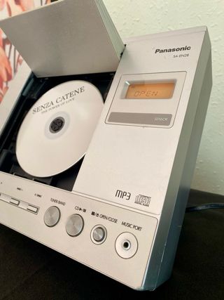 Mini cadena Panasonic SA-EN28 CD y Radio