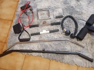 Máquina de gimnasio con pesas