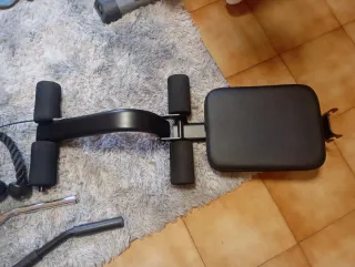Máquina de gimnasio con pesas