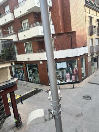 Habitación muy luminosa centro santa coloma.