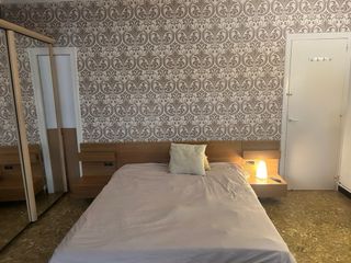 Habitación muy luminosa centro santa coloma.