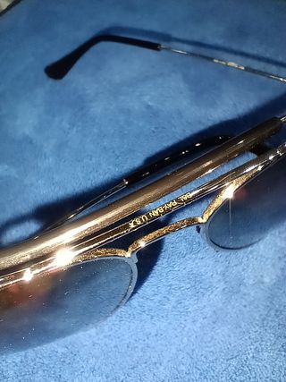 GAFAS 2 UNIDADES, UNAS DORADAS Y OTRAS DE ESPEJO.