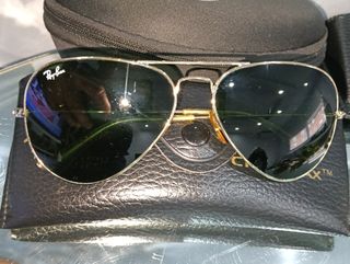 GAFAS 2 UNIDADES, UNAS DORADAS Y OTRAS DE ESPEJO.