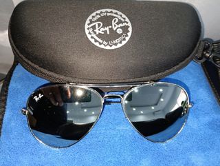 GAFAS 2 UNIDADES, UNAS DORADAS Y OTRAS DE ESPEJO.