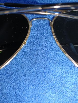 GAFAS 2 UNIDADES, UNAS DORADAS Y OTRAS DE ESPEJO.