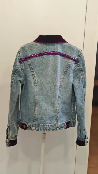 Cazadora vaquera vintage con detalles