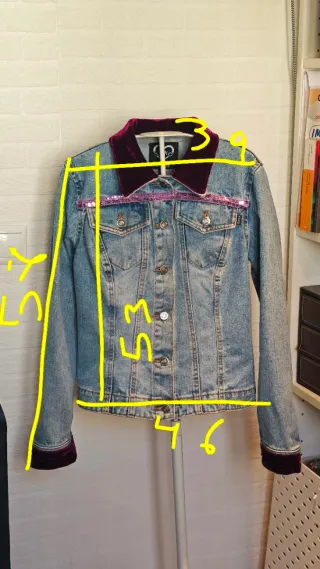 Cazadora vaquera vintage con detalles