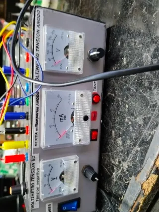 Comprobador de Válvulas Electrónicas