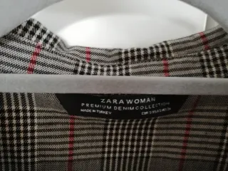 Vestido Zara cuadros gris y rojo