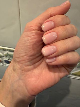 MANICURA Y PEDICURA PROFESIONAL – HIGIENE 100%