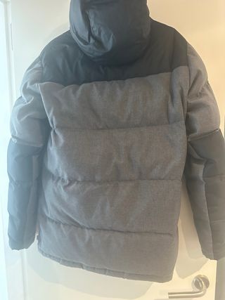 Chaqueta de plumas Levi's gris y negra