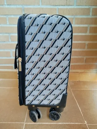 Maleta de viaje con ruedas
