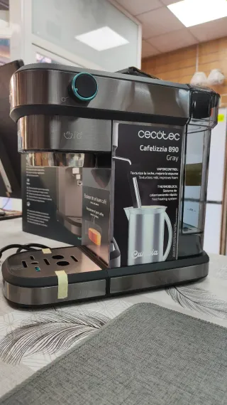 Cafetera Cecotec Cumbia Cafelizzia 890