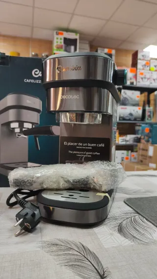 Cafetera Cecotec Cumbia Cafelizzia 890