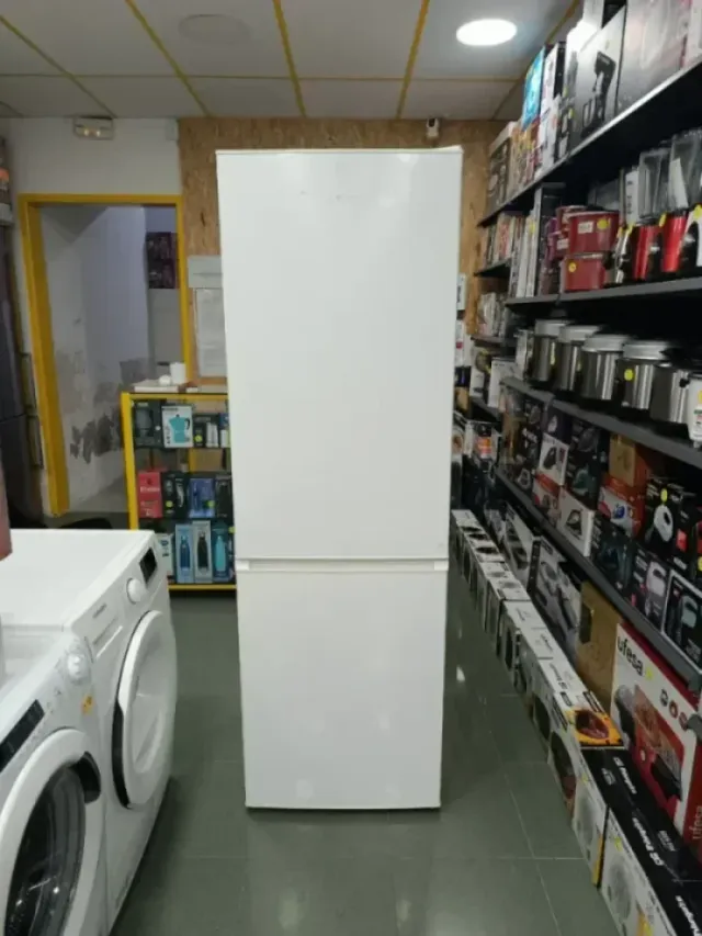 Nevera Combi Daewoo 1.85x60cm No Frost