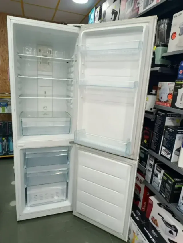 Nevera Combi Daewoo 1.85x60cm No Frost