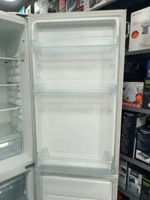 Nevera Combi Daewoo 1.85x60cm No Frost