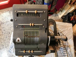 Macchina calcolatrice meccanica Brunsviga