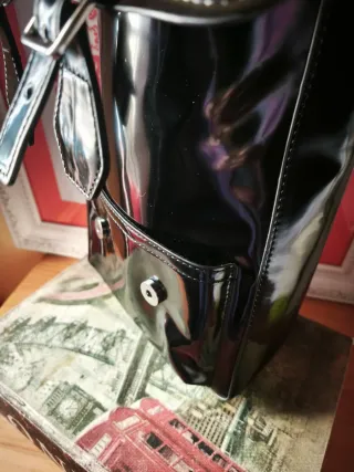 Mochila Negra Charol ZARA