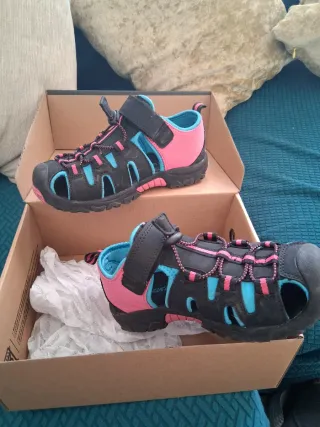 Sandalias deportivas niña negras y rosas