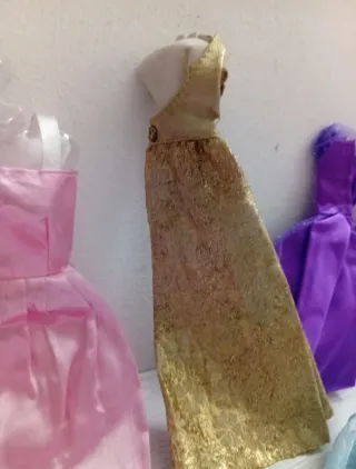 Barbie con oltre 25 vestiti