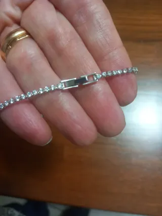 Bracciale con cuore e strass