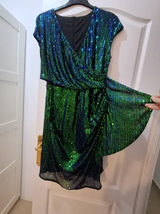 Vestido fiesta lentejuelas y verde