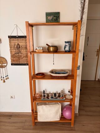 Estantería de madera