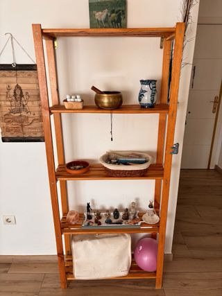 Estantería de madera