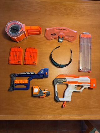 Pack accesorios Nerf – cargadores, miras y gafas