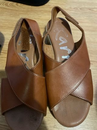 Lote zapatos y sandalias beige y marrón