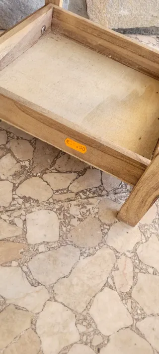 Estanterías de madera rústicas