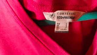 Sudadera rosa con volantes