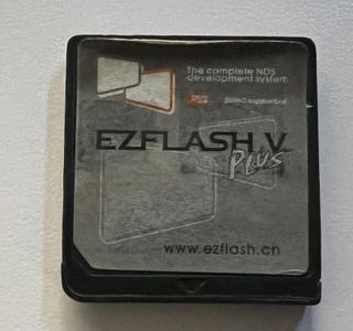 Nintendo DS Lite + My Sims + Memoria EZ Plus