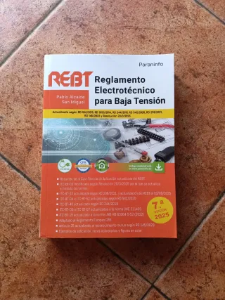 Reglamento Electrotécnico para Baja Tensión. RE...