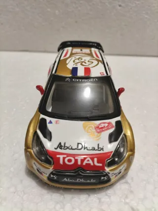 Citroën DS3 WRC Abu Dhabi Total Loeb N°1 Bburago